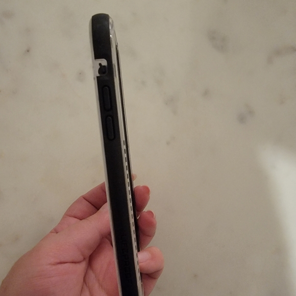 IPhone X/XS fre life proof case - Picture 2 of 3